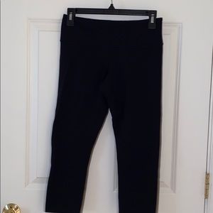 Lululemon Athletica Cropped Wunder Under Leggings